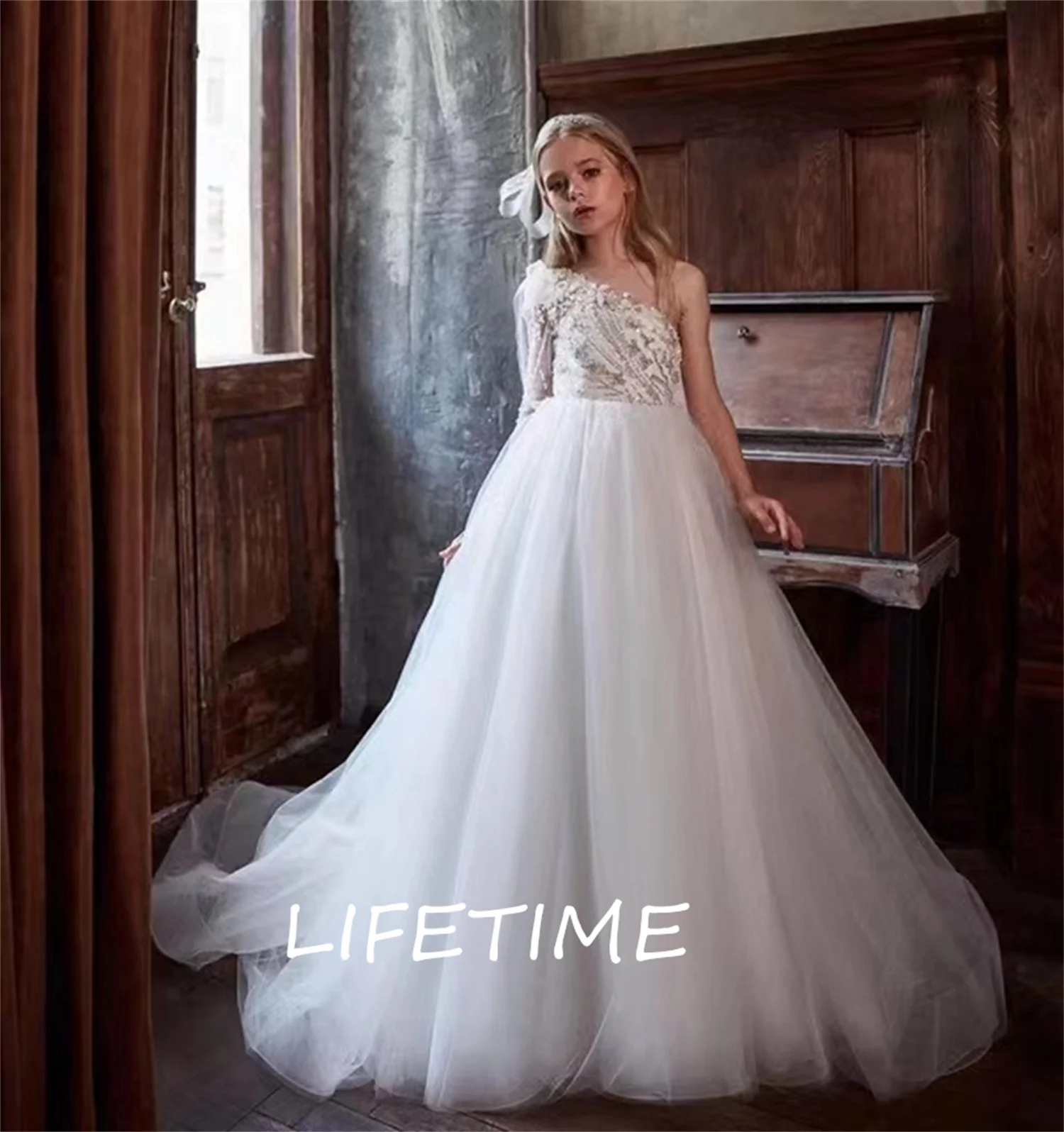 2022 Lovely Flower Girl Dress Scoop Neck Sleeveless Appliques Prom Pageant First Communion Dress Cute Vestidos De Novia
2022 Lovely Flower Girl Dress Scoop Neck Sleeveless Appliques Prom Pageant First Communion Dress Cute Vestidos De Novia