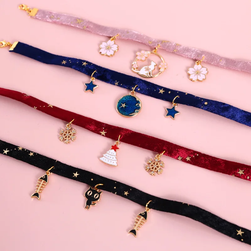1PC Velvet Bronzing Star Adjustable Necklace For Cats Puppy Fishbone/Snowflake/Starry Sky Collar Chic Pets Supplies Accessories
1PC Velvet Bronzing Star Adjustable Necklace For Cats Puppy Fishbone/Snowflake/Starry Sky Collar Chic Pets Supplies Accessories