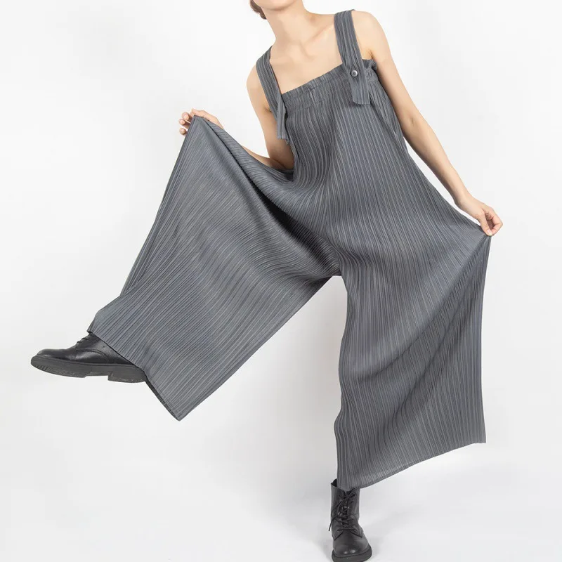 Miyake jumpsuit women's new casual sexy fairy jumpsuit sleeveless fashion pleated jumpsuit 
Miyake jumpsuit women's new casual sexy fairy jumpsuit sleeveless fashion pleated jumpsuit