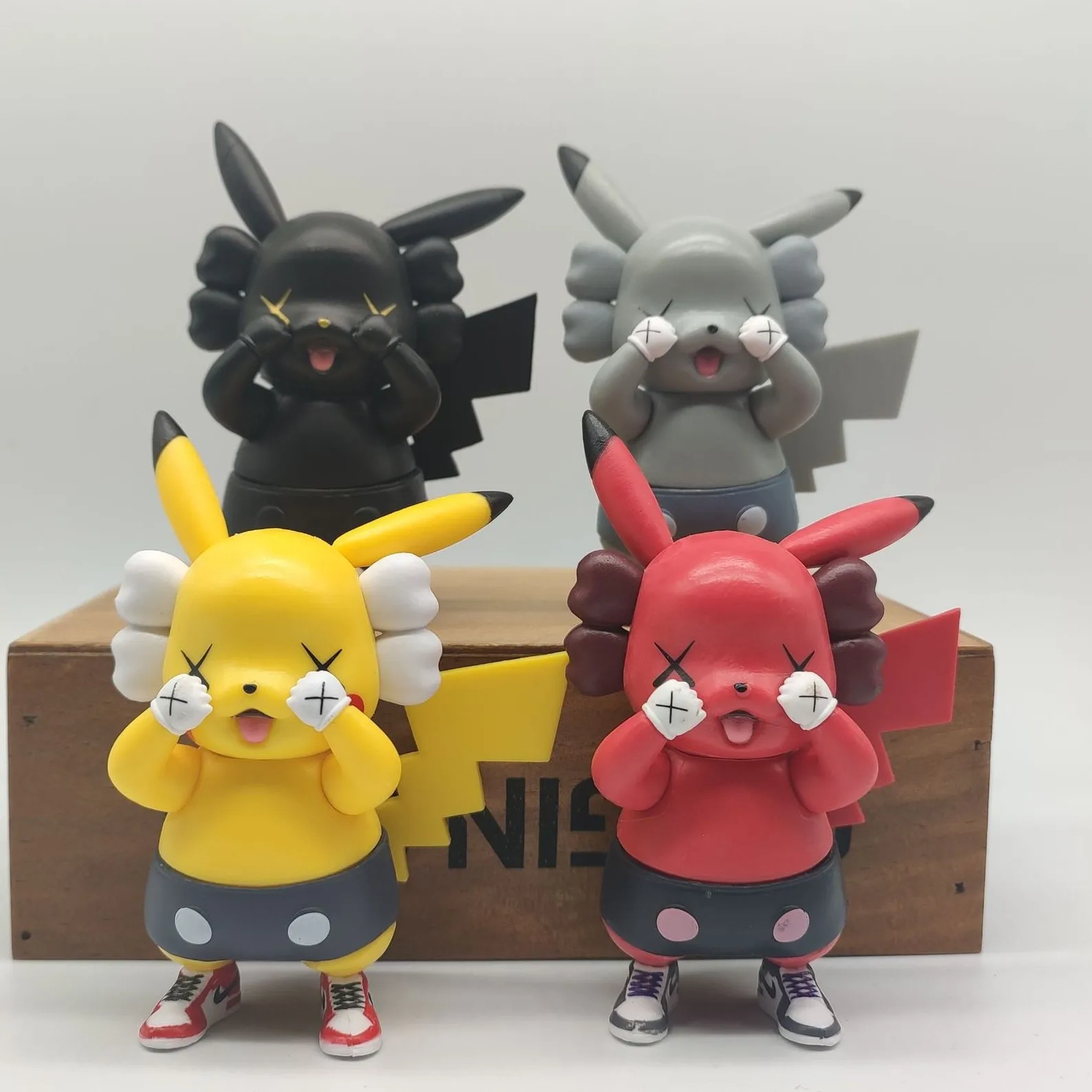 4 Fashion Brand Pikachu KAWS Magic Baby Handmade Toy Children's Toy Model Baby Catching Machine Ornaments
4 Fashion Brand Pikachu KAWS Magic Baby Handmade Toy Children's Toy Model Baby Catching Machine Ornaments