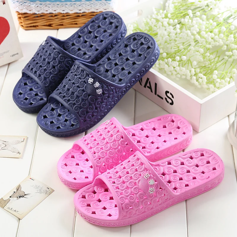 2023 new home household non-slip soft bottom indoor comfortable leaky girl's bath slippers 1584 
2023 new home household non-slip soft bottom indoor comfortable leaky girl's bath slippers 1584