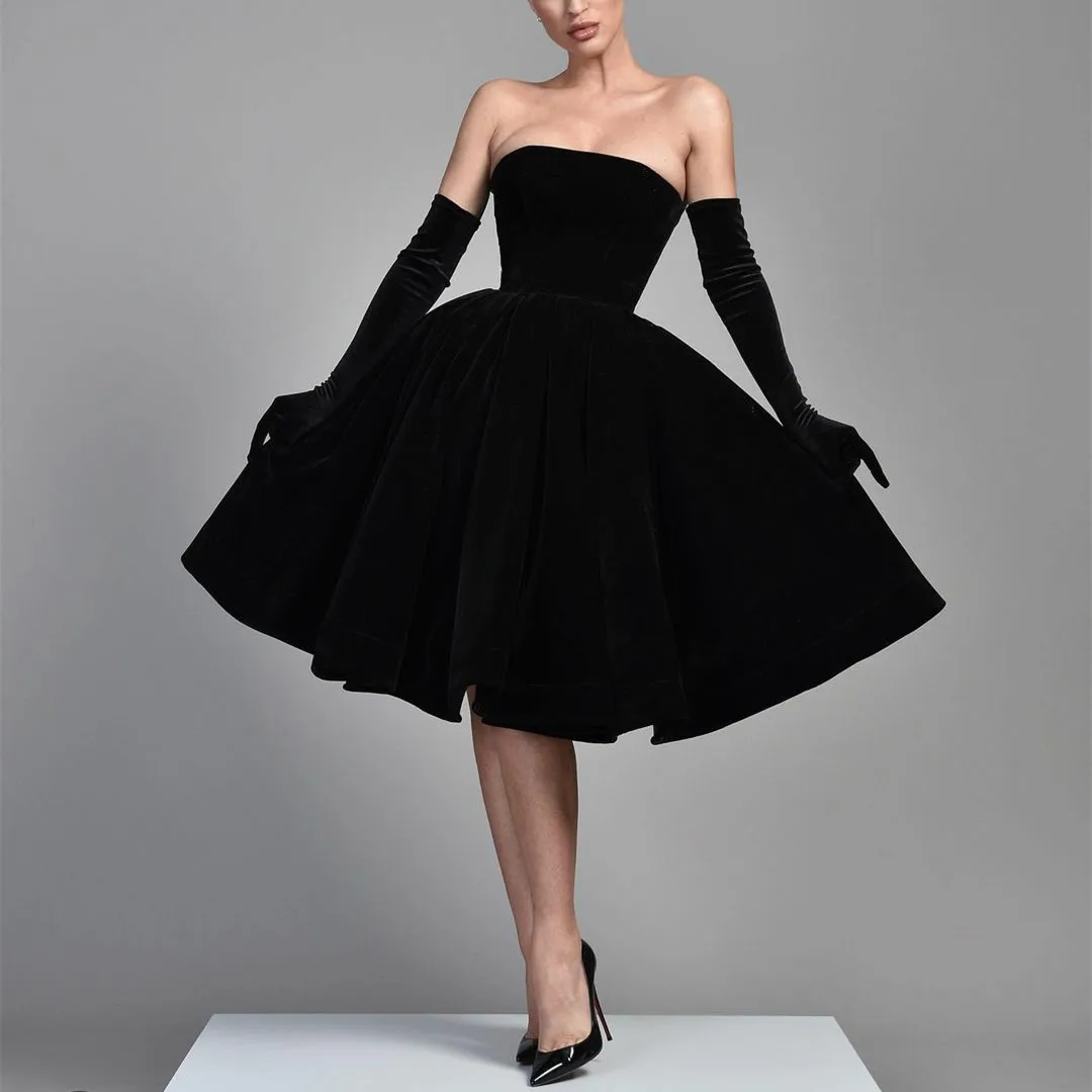 Vintage Short Black Velvet Evening Dresses فساتين السهرة A-Line Strapless Knee Length Prom Dress Robe de soirée for Women 
Vintage Short Black Velvet Evening Dresses فساتين السهرة A-Line Strapless Knee Length Prom Dress Robe de soirée for Women