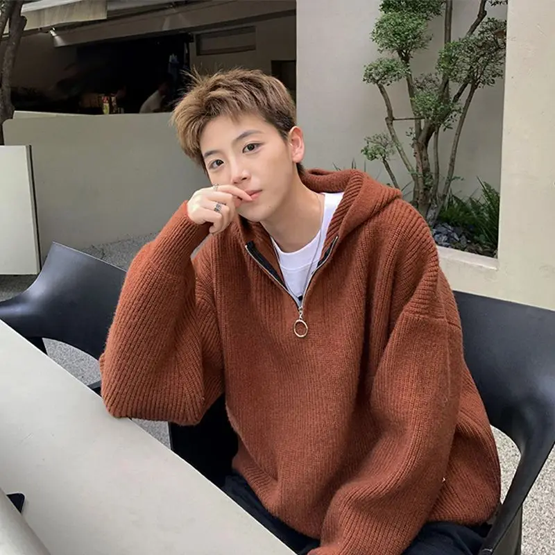 Half Zip Polo Neck Hooded Sweater for Men Winter Couple Loose Fashion Brand Raspy and Handsome Knitted Shirt Thickened Coat Top
Half Zip Polo Neck Hooded Sweater for Men Winter Couple Loose Fashion Brand Raspy and Handsome Knitted Shirt Thickened Coat Top