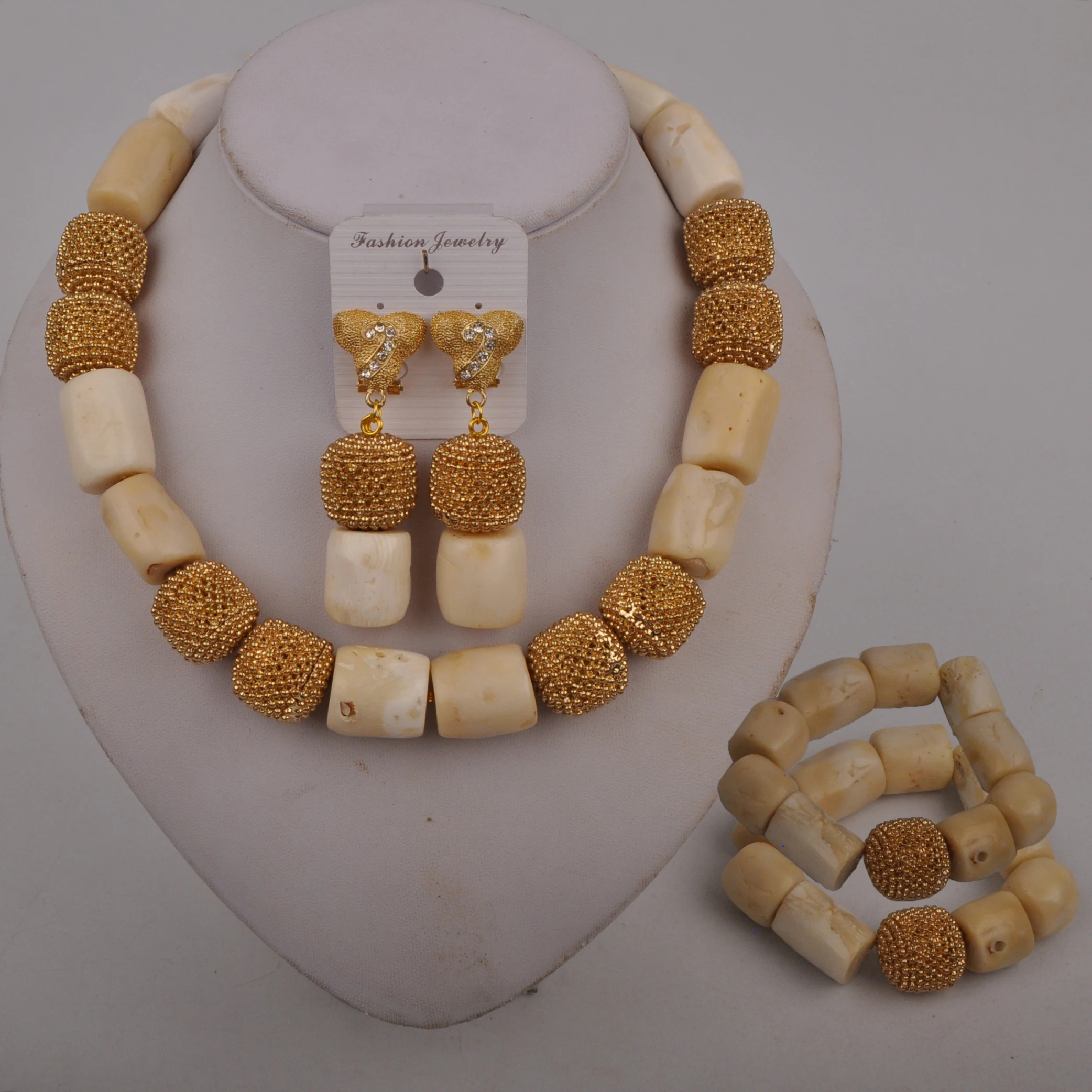 Модные нигерийские коралловые Бусины Ювелирные наборы для женщин
Модные нигерийские коралловые Бусины Ювелирные наборы для женщин