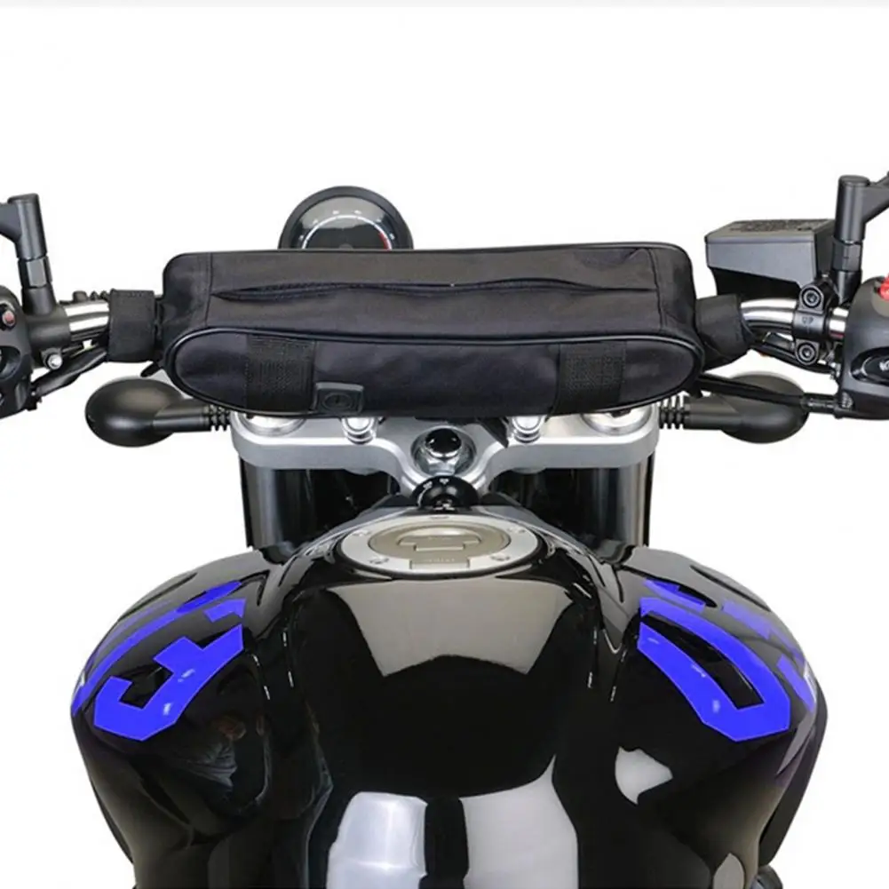 Lightweight Motorcycle Handlebar Bag Durable Universal Convenient Compartments Earphone Hole Motorcycle Handlebar Bag
Lightweight Motorcycle Handlebar Bag Durable Universal Convenient Compartments Earphone Hole Motorcycle Handlebar Bag