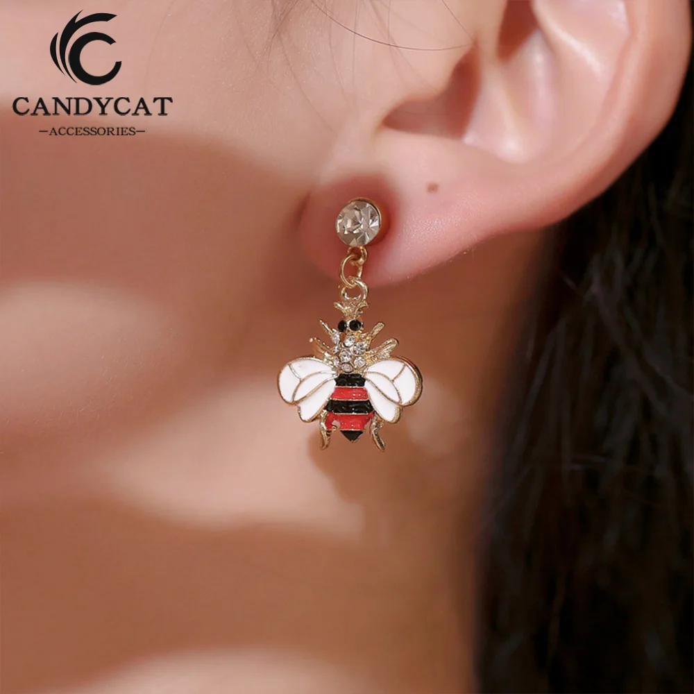New Ladies Cute Bee Crystal Girls Insect Stud Earrings Boucle D'oreille Creative Earwear Trend Wedding Personality Jewelry Gift
New Ladies Cute Bee Crystal Girls Insect Stud Earrings Boucle D'oreille Creative Earwear Trend Wedding Personality Jewelry Gift