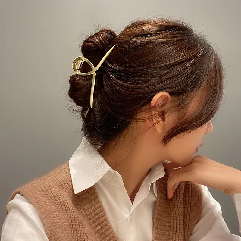 2022 Fashion Metal Hair Claws Korean Geometric Hair Clamp Grab Hair Styling Hair Clips for Women Girls Hairpin Hair Accessories
2022 Fashion Metal Hair Claws Korean Geometric Hair Clamp Grab Hair Styling Hair Clips for Women Girls Hairpin Hair Accessories