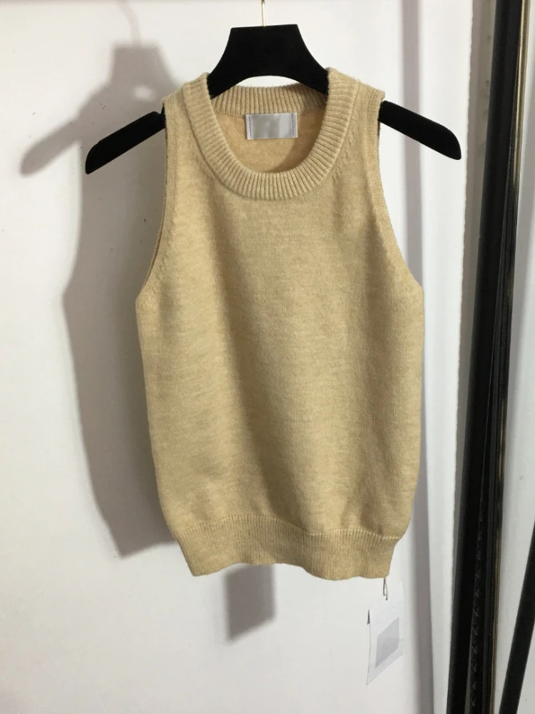 Женский трикотажный пуловер без рукавов, повседневный теплый облегающий свитер цвета хаки с круглым вырезом, джемпер в уличном стиле, зима ...
Женский трикотажный пуловер без рукавов, повседневный теплый облегающий свитер цвета хаки с круглым вырезом, джемпер в уличном стиле, зима ...