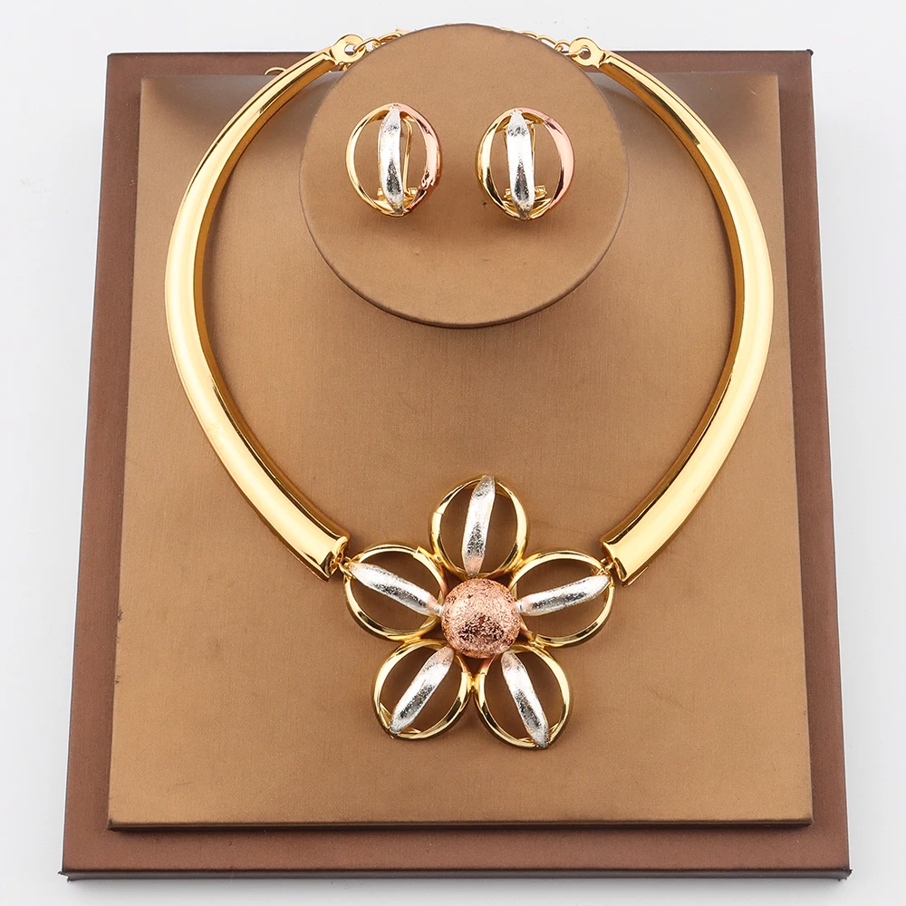 Nigerian Bride Jewelry Sets for Women Flower Petal Gold Color Earrings Double Studs Necklace Wedding Party Gift Elegant Female
Nigerian Bride Jewelry Sets for Women Flower Petal Gold Color Earrings Double Studs Necklace Wedding Party Gift Elegant Female