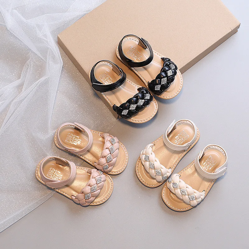 Children Sandals 2022 Summer New Girls Rhinestone Princess Sweet Soft Kids Fashion Versatile Japanese PU Casual Shoes Versatile
Children Sandals 2022 Summer New Girls Rhinestone Princess Sweet Soft Kids Fashion Versatile Japanese PU Casual Shoes Versatile