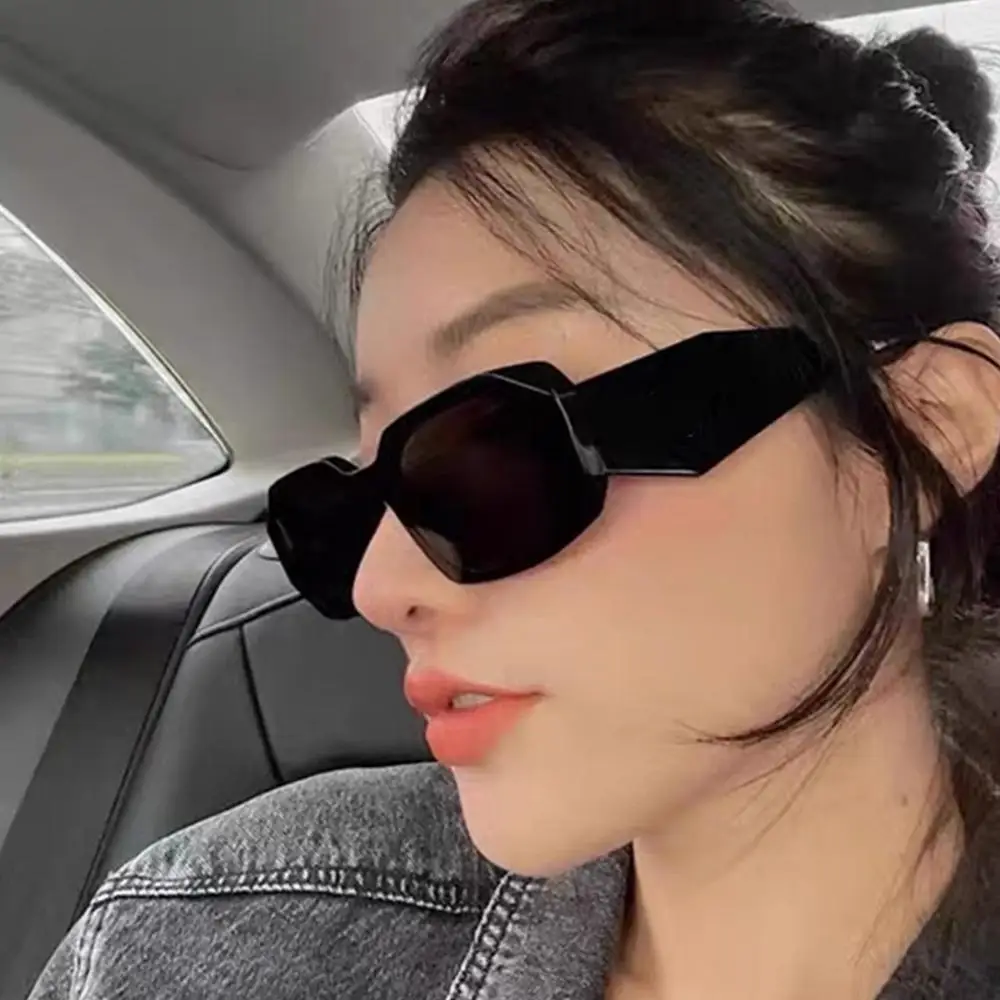 Retro Women & Men Irregular Square Frame 90’s Shades Y2K Sunglasses Sun Glasses Rectangle Sunglasses
Retro Women & Men Irregular Square Frame 90’s Shades Y2K Sunglasses Sun Glasses Rectangle Sunglasses