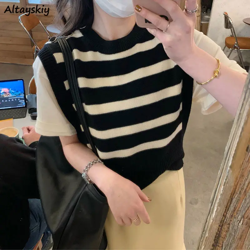 

Striped Sweater Vest Women Retro All-match Loose Design Panelled Button O-neck Sleeveless Sweaters High Street Knitting Vests