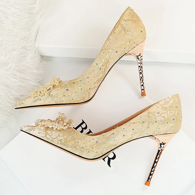 2021 Women 9.5cm High Heels Plus Size Crystal Pearl Pumps Lady Fetish Heels Wedding Bridal Stripper Designer Prom Elegant Shoes
2021 Women 9.5cm High Heels Plus Size Crystal Pearl Pumps Lady Fetish Heels Wedding Bridal Stripper Designer Prom Elegant Shoes