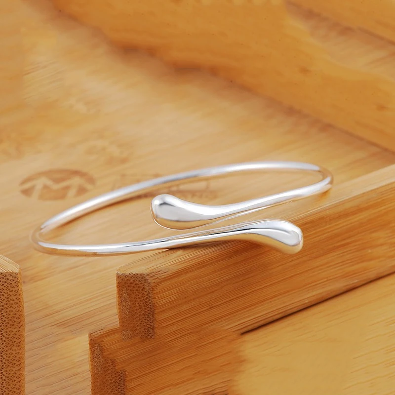 925 Silver Bangles for Women Waterdrop Bangle Bracelet Adjustable Wristband Femme Wedding Jewelry Bijoux Gift with Delicate Box
925 Silver Bangles for Women Waterdrop Bangle Bracelet Adjustable Wristband Femme Wedding Jewelry Bijoux Gift with Delicate Box
