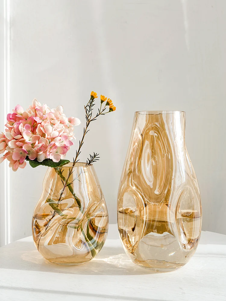 Nordic Luxury Irregular Shaped Vase Tabletop Portable Glass Flower Vase Living Room Creative Flower Arrangement Home Decor
Nordic Luxury Irregular Shaped Vase Tabletop Portable Glass Flower Vase Living Room Creative Flower Arrangement Home Decor