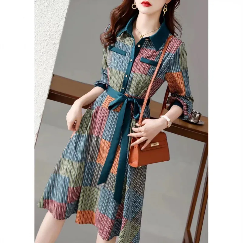 Korean Autumn Patchwork Women Dress 2023 New Floral Long Sleve Lacing Turn Collar Button Pullover Female Dresses Vestidos
Korean Autumn Patchwork Women Dress 2023 New Floral Long Sleve Lacing Turn Collar Button Pullover Female Dresses Vestidos