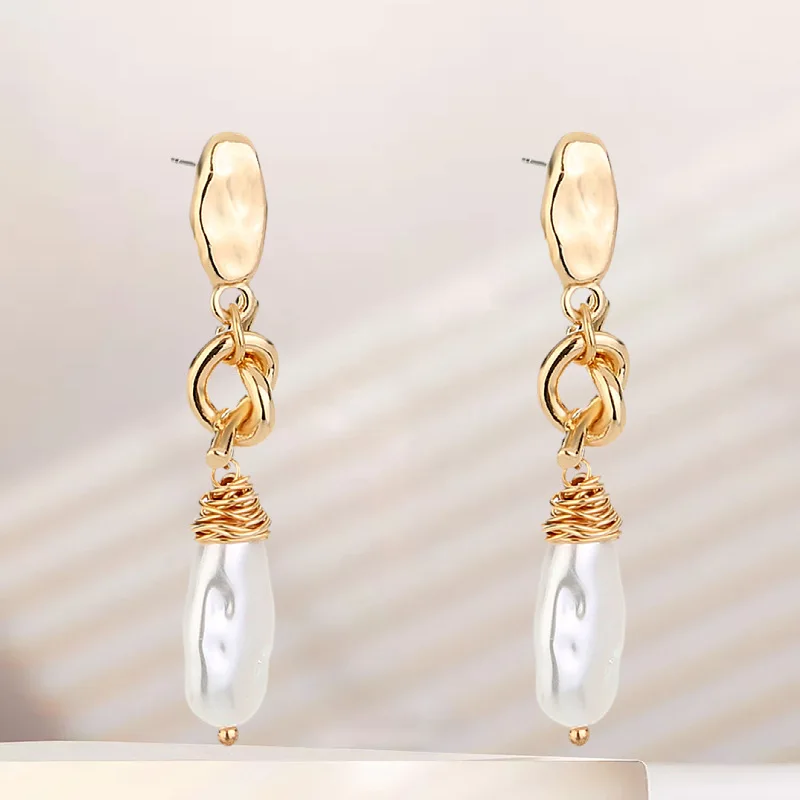 Wholesale INS Jewelry Long Metal Knotted Imitation Pearl Eardrops Stud Earrings Handmade Elegant Women's Gift
Wholesale INS Jewelry Long Metal Knotted Imitation Pearl Eardrops Stud Earrings Handmade Elegant Women's Gift