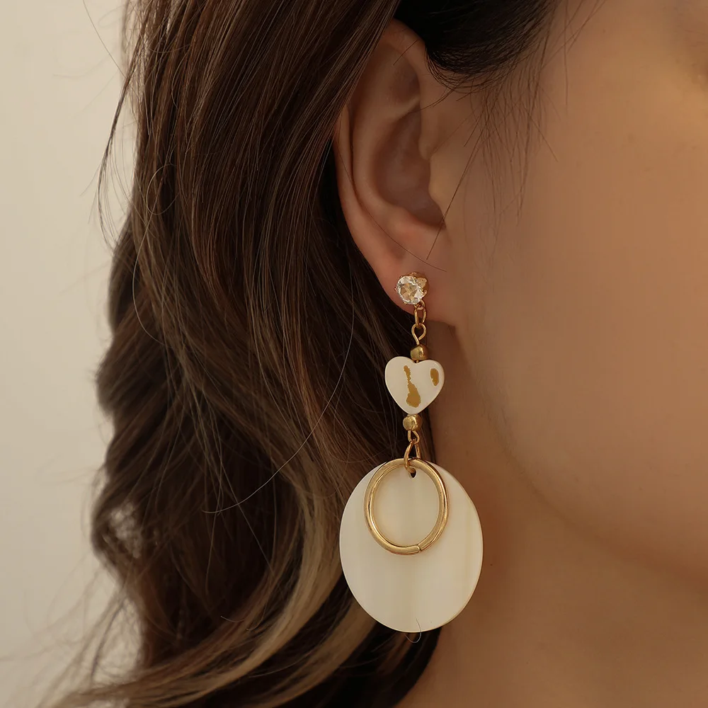 S2975 Fashion Jewelry Hoop Shell Dangle Stud Earrings Heart Geometric Shells Earrings
S2975 Fashion Jewelry Hoop Shell Dangle Stud Earrings Heart Geometric Shells Earrings