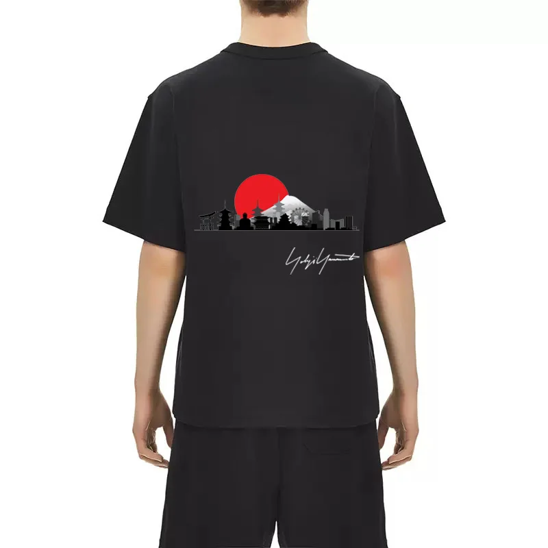 Y-3 Yohji Yamamoto 23SS футболка свободного покроя с принтом в японском стиле восхода солнца и пейзажа с коротким рукавом для мужчин и женщин
Y-3 Yohji Yamamoto 23SS футболка свободного покроя с принтом в японском стиле восхода солнца и пейзажа с коротким рукавом для мужчин и женщин