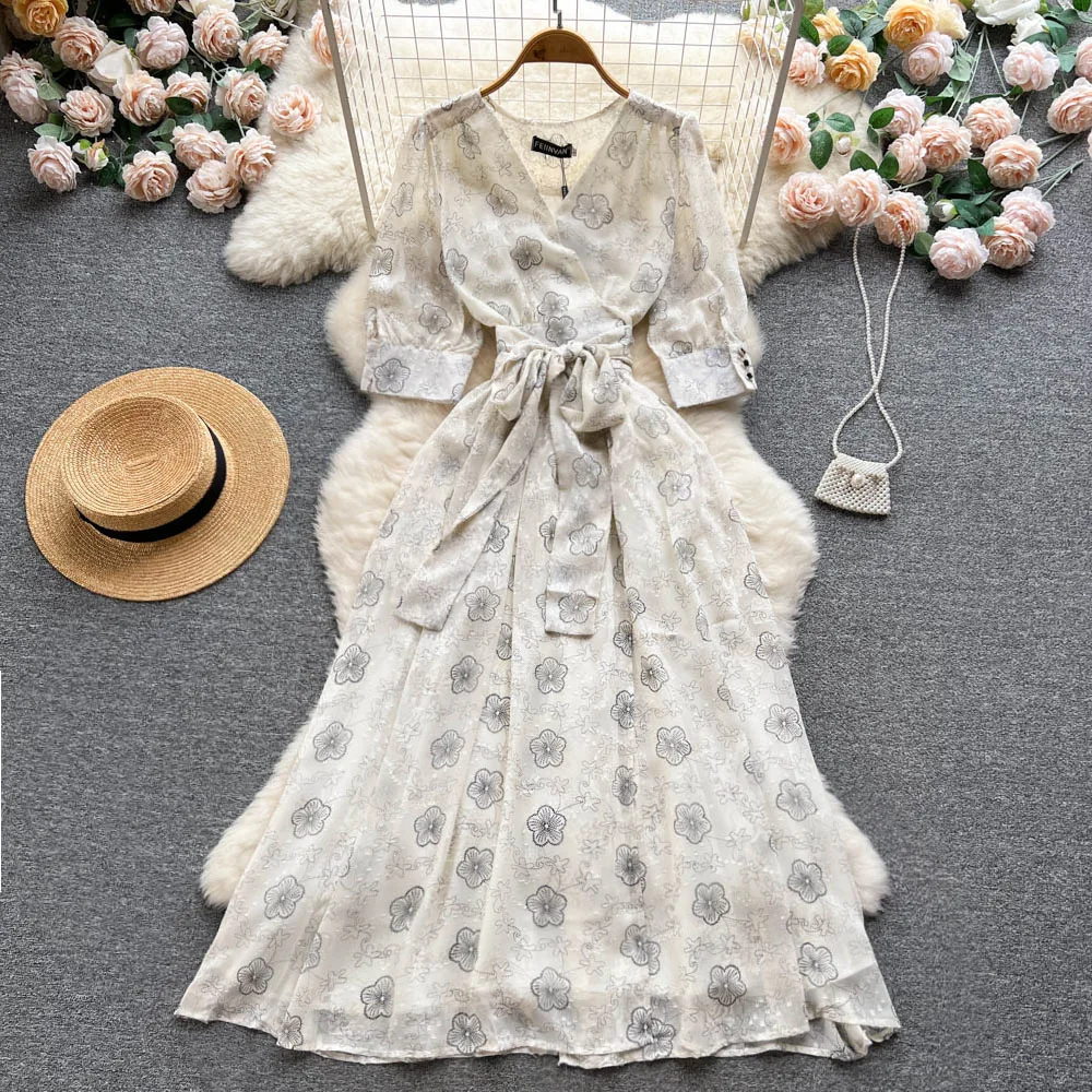 Light Mature Wind Five-part Sleeve Embroidery Jacquard Retro High-waisted Thin A-line Dress
Light Mature Wind Five-part Sleeve Embroidery Jacquard Retro High-waisted Thin A-line Dress