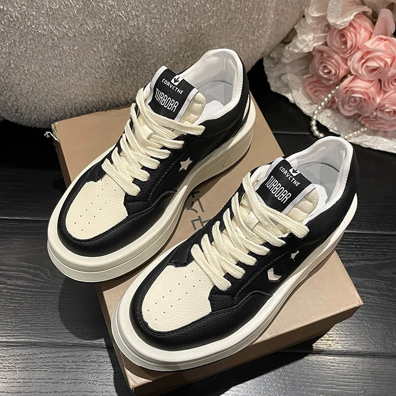 New Women's Designer Trend Soft Leather Thick Sole Increase Fashion Casual Sports Small White Shoes Platform Sneakers
New Women's Designer Trend Soft Leather Thick Sole Increase Fashion Casual Sports Small White Shoes Platform Sneakers