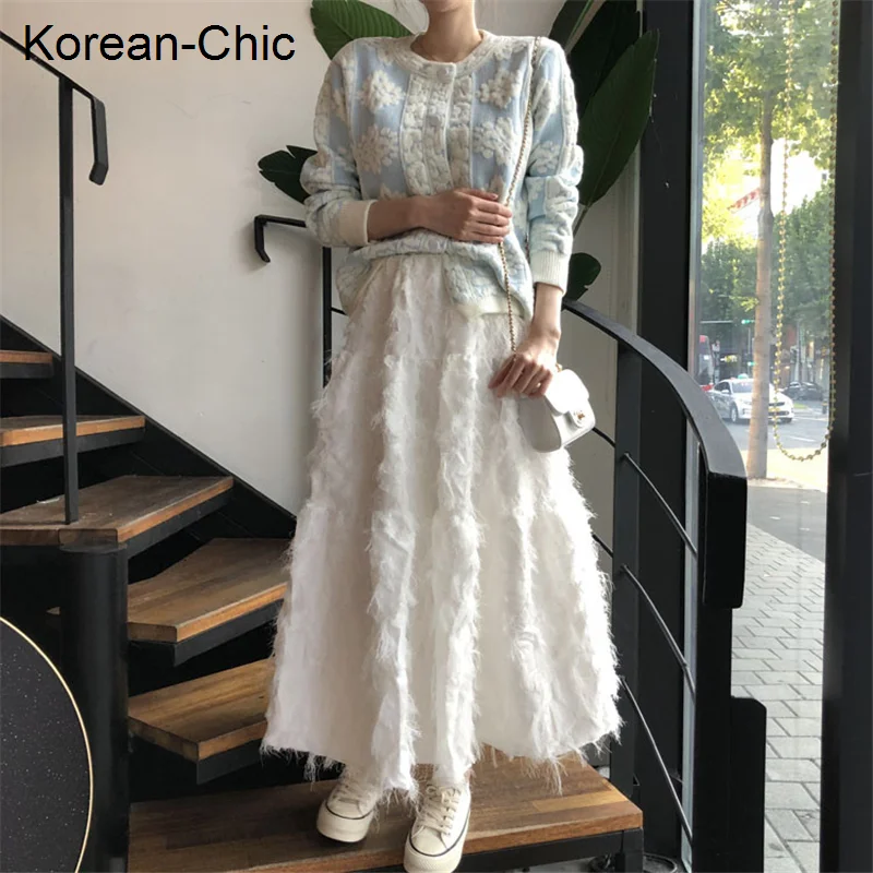 Women's Winter New Sweaters Elegant Lady Cardigan Floral Short Knitwear Tops 
Women's Winter New Sweaters Elegant Lady Cardigan Floral Short Knitwear Tops