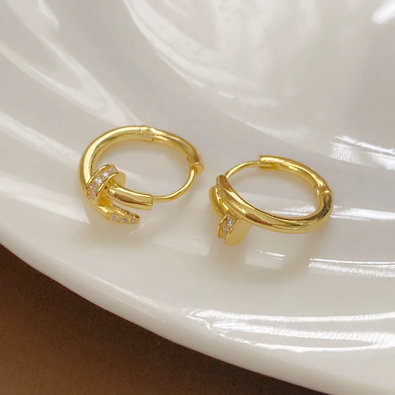 Trendy Women's Earrings Diamond Gilt Nail Hoop Earrings Vintage Luxury Designer Jewelry Accessories Gift Fashion
Trendy Women's Earrings Diamond Gilt Nail Hoop Earrings Vintage Luxury Designer Jewelry Accessories Gift Fashion