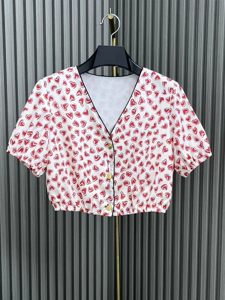 2023 New Spring And Summer Women Casual Fashion Cute And Playful Love Full Print Short V-neck Puffy Sleeve TopFemme
2023 New Spring And Summer Women Casual Fashion Cute And Playful Love Full Print Short V-neck Puffy Sleeve TopFemme