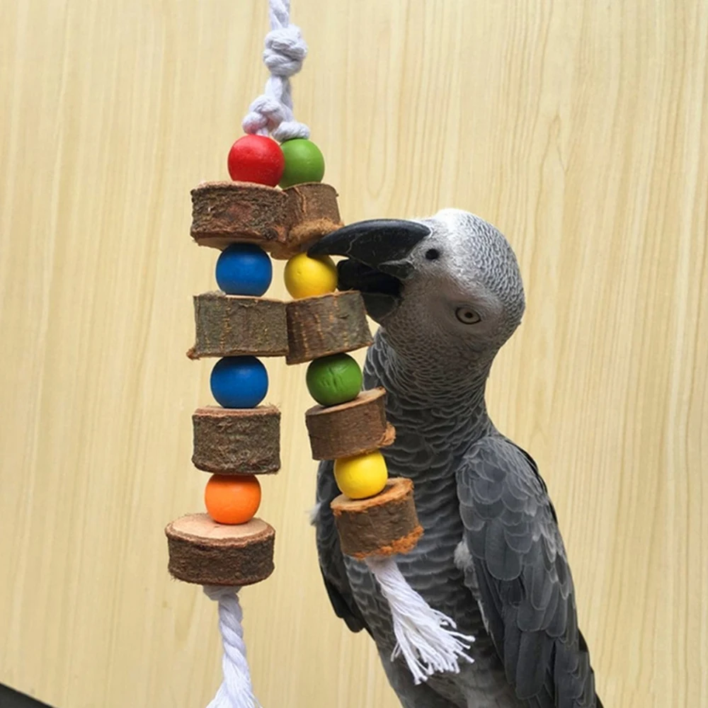 

Жевательная игрушка из натурального дерева в виде птиц, попугаев, ара, красочные игрушки, жевательные подвесные клетки с мячиками, две веревки, качели, цветная веревка
