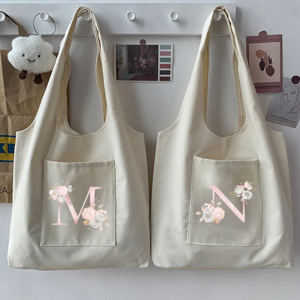 Women Bag Canvas Bag Large Capacity Travel Tote Bag Printing 26 Letters Pink Flower Fashion Portable One-shoulder Shopping Bag 
Women Bag Canvas Bag Large Capacity Travel Tote Bag Printing 26 Letters Pink Flower Fashion Portable One-shoulder Shopping Bag