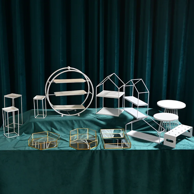 European Stable Dessert Table Cake Topper Display Stand Tray Metal Hand-welded Cold Meal Tea Break Cupcake Rack Home Decoration
European Stable Dessert Table Cake Topper Display Stand Tray Metal Hand-welded Cold Meal Tea Break Cupcake Rack Home Decoration
