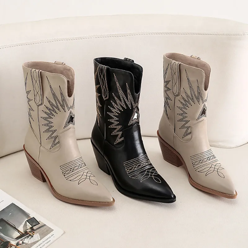 Winter Embroidery Woman Boots Denim Western Boots Pointed Toe Shoes Women Fashion Casual Boots Chunky Heels Ladies Shoes Outside
Winter Embroidery Woman Boots Denim Western Boots Pointed Toe Shoes Women Fashion Casual Boots Chunky Heels Ladies Shoes Outside