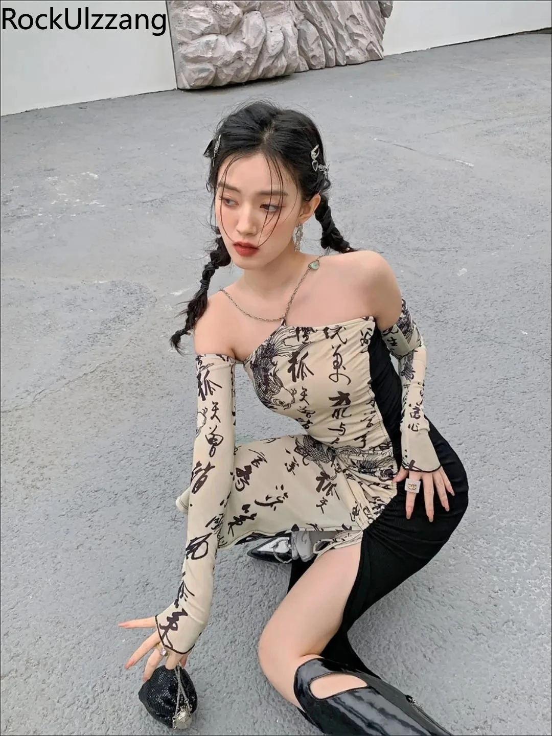 Женское контрастное платье средней длины Fish, длинное контрастное платье на бретелях с японскими буквенными принтами, с рукавами, цепочкой и лямкой на шее, y2k
Женское контрастное платье средней длины Fish, длинное контрастное платье на бретелях с японскими буквенными принтами, с рукавами, цепочкой и лямкой на шее, y2k