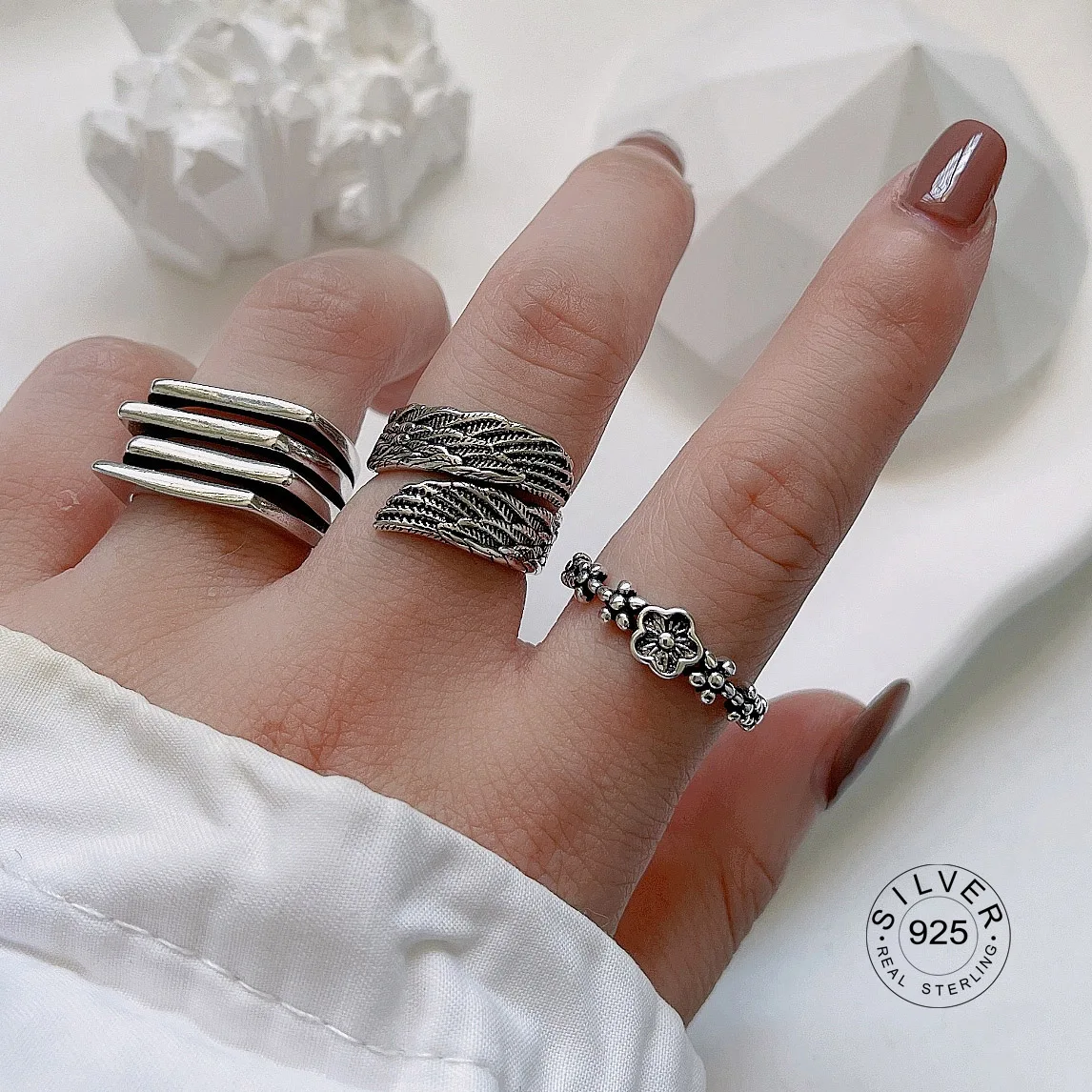 925 Sterling Silver Rings For Fashion Women Exquisite Wing Flower Shape Retro Geometry Manual Birthday Party Jewelry Gift
925 Sterling Silver Rings For Fashion Women Exquisite Wing Flower Shape Retro Geometry Manual Birthday Party Jewelry Gift