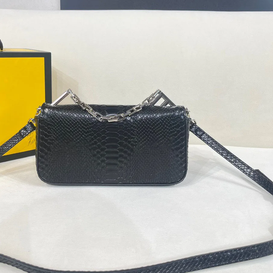 Сумка женская из натуральной кожи, Роскошный дизайнерский саквояж на одно плечо, сумочка кросс-боди известного бренда
Сумка женская из натуральной кожи, Роскошный дизайнерский саквояж на одно плечо, сумочка кросс-боди известного бренда