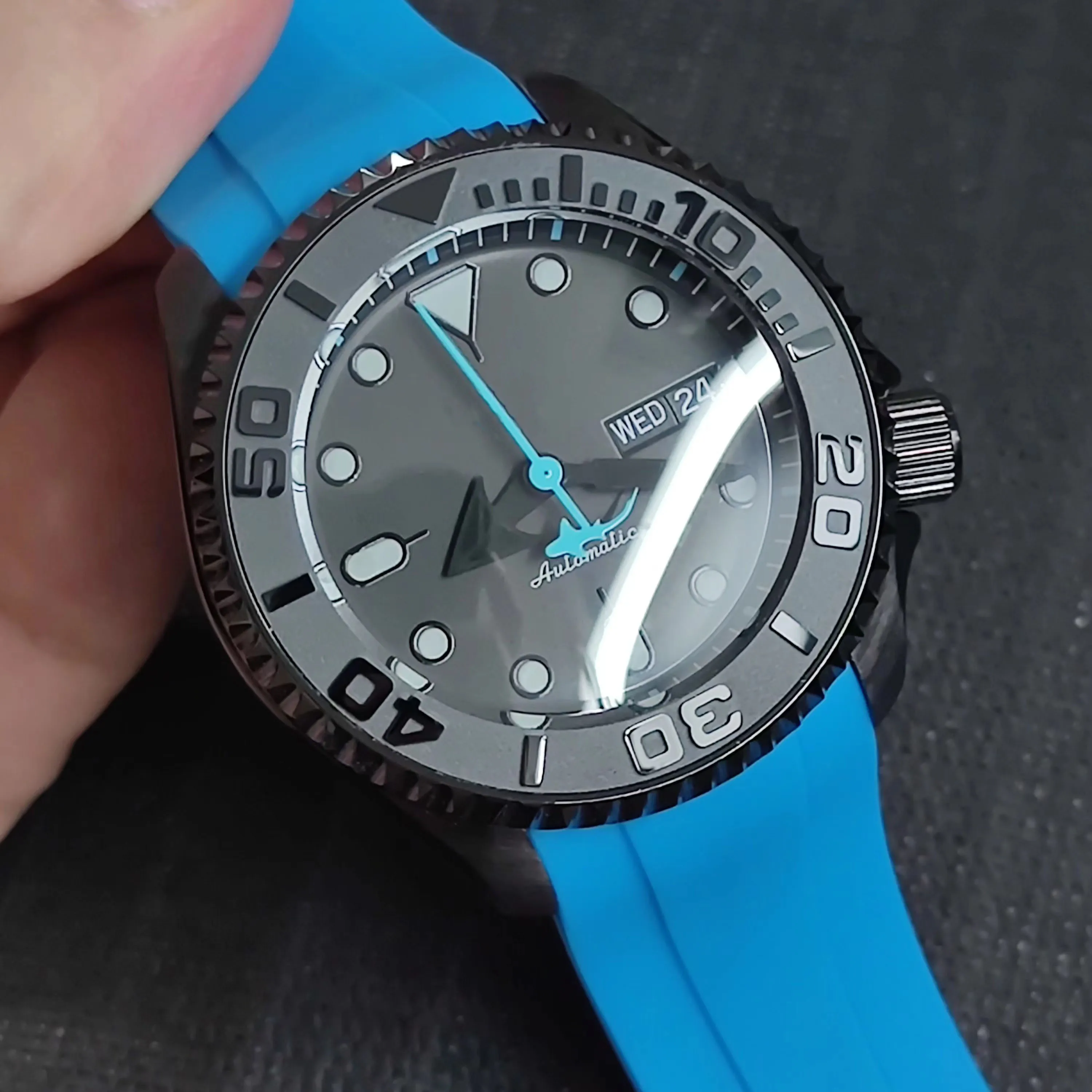 Men's Mechanical Watch NH35 Automatic Movement SKX007 Sapphire Case NH35A NH36A Dial Modified Rubber Watches Strap
Men's Mechanical Watch NH35 Automatic Movement SKX007 Sapphire Case NH35A NH36A Dial Modified Rubber Watches Strap