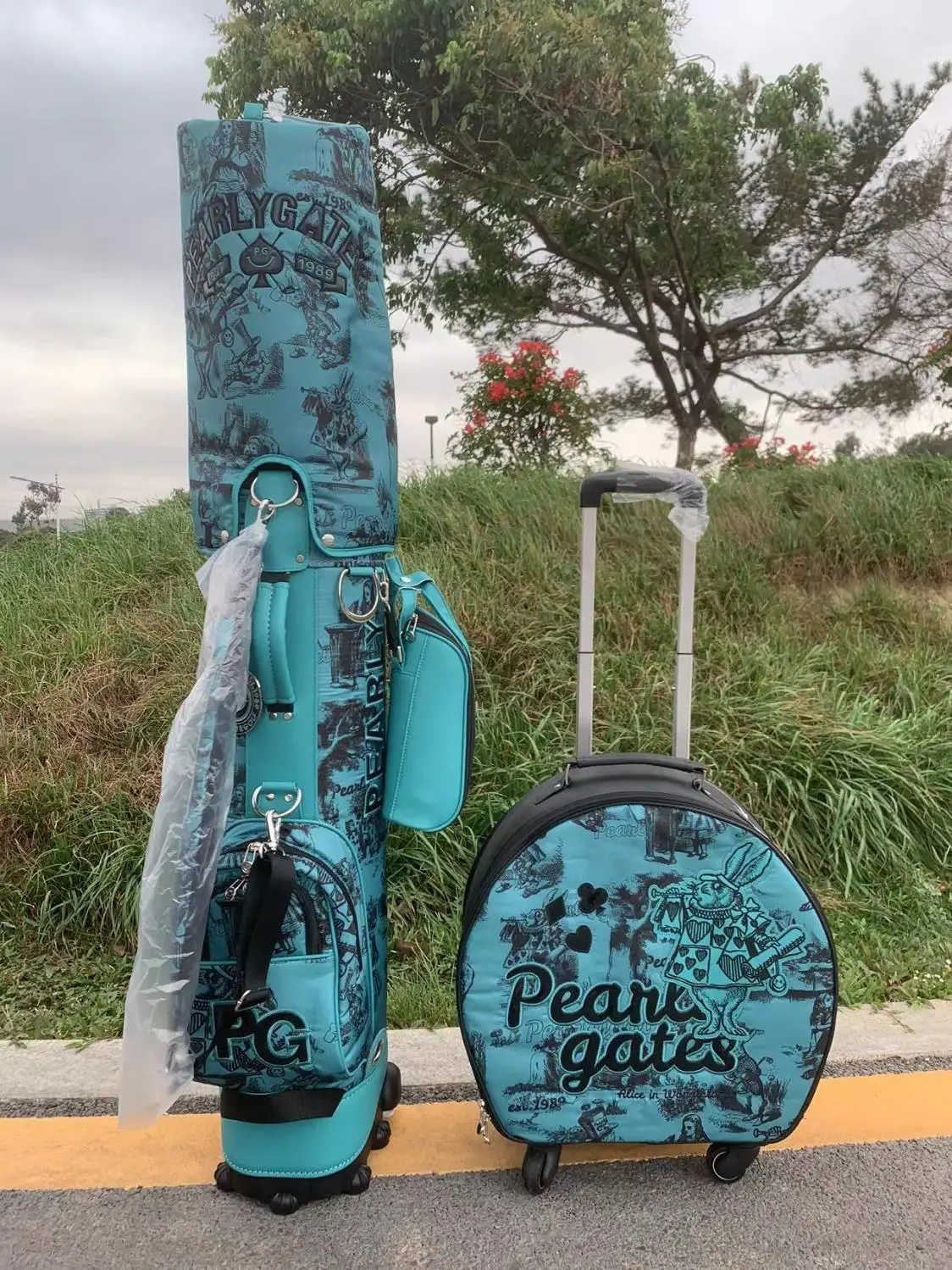New PG Rabbit Golf Bag Tie Rod Bag Large Capacity Golf Clothing Bag Light Waterproof Golf Standard Bag 골프백
New PG Rabbit Golf Bag Tie Rod Bag Large Capacity Golf Clothing Bag Light Waterproof Golf Standard Bag 골프백