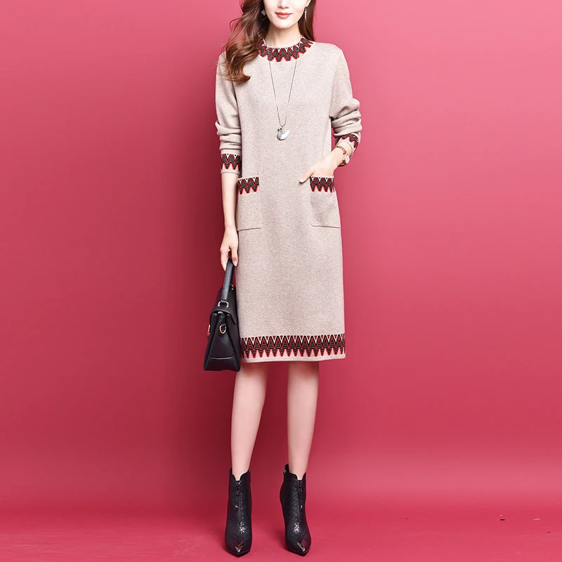 A GIRLS 2020 Autumn and winter new fashion round neck loose long sleeve solid color pocket sweater women's trendy knitted
A GIRLS 2020 Autumn and winter new fashion round neck loose long sleeve solid color pocket sweater women's trendy knitted