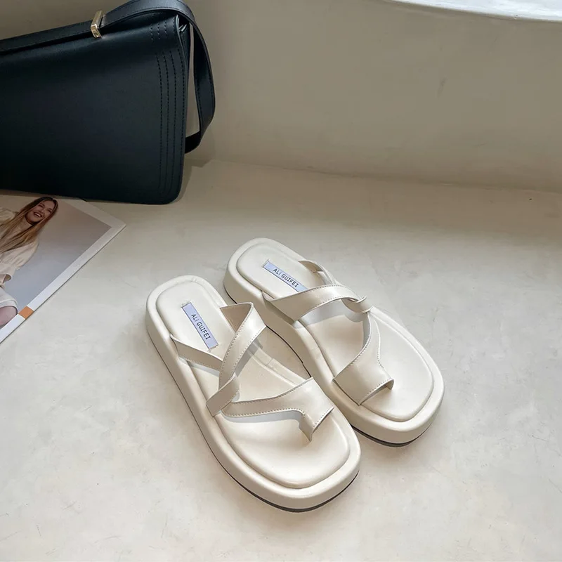 Sandalias Mujer Verano 2022 Summer Design Fashionable Women's Slippers Outerwear Flat Ladies Sandals Female Shoes Zapatos Mujer
Sandalias Mujer Verano 2022 Summer Design Fashionable Women's Slippers Outerwear Flat Ladies Sandals Female Shoes Zapatos Mujer