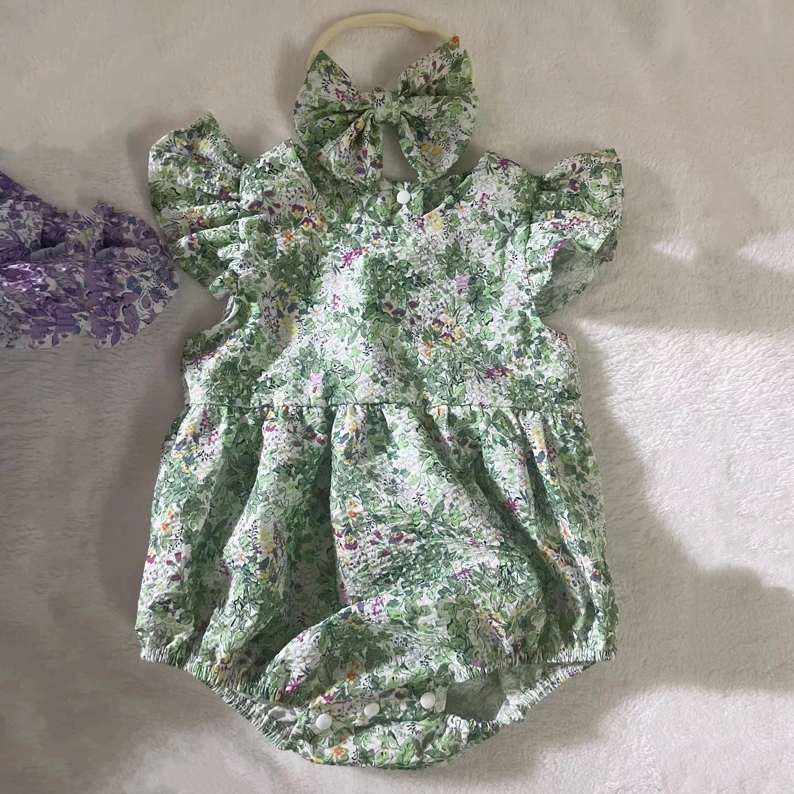 3 Colors Lovely Princess Baby Girls Summer Rompers Toddler Newborn Girls Floral Print Fly Sleeve Rompers Jumpsuits Headband 2pcs
3 Colors Lovely Princess Baby Girls Summer Rompers Toddler Newborn Girls Floral Print Fly Sleeve Rompers Jumpsuits Headband 2pcs