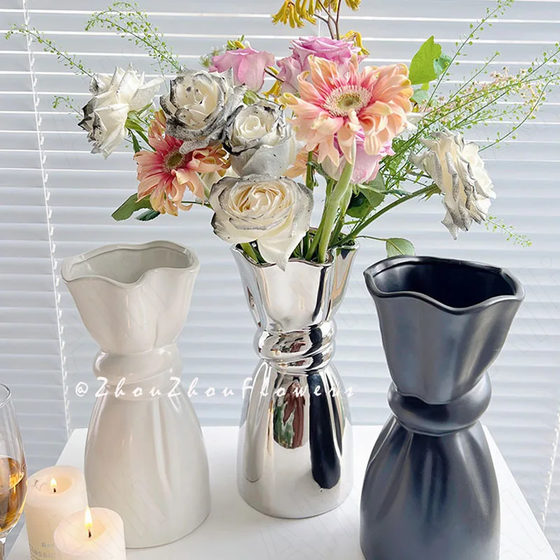 Northern Europe Ceramic Vase Light Luxury Dried Flowers Organizer Living Room TV Cabinet Ornament Modern Home Decoration
Northern Europe Ceramic Vase Light Luxury Dried Flowers Organizer Living Room TV Cabinet Ornament Modern Home Decoration