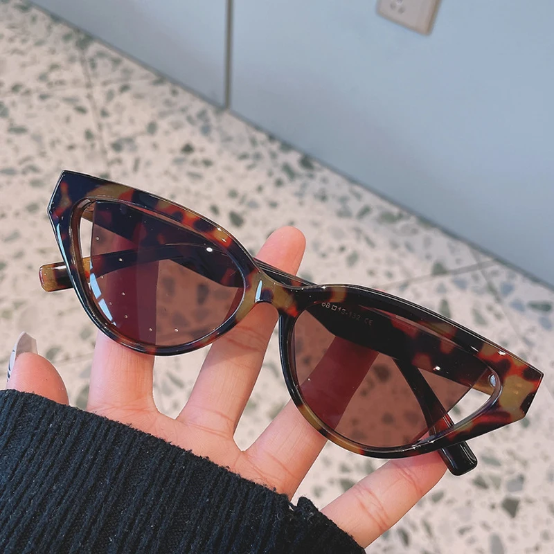 2022 New Fashion Small Cat Eye Sunglasses Women Brand Designer Vintage Candy Color Sun Glasses Female Sexy Shades Oculos De Sol
2022 New Fashion Small Cat Eye Sunglasses Women Brand Designer Vintage Candy Color Sun Glasses Female Sexy Shades Oculos De Sol
