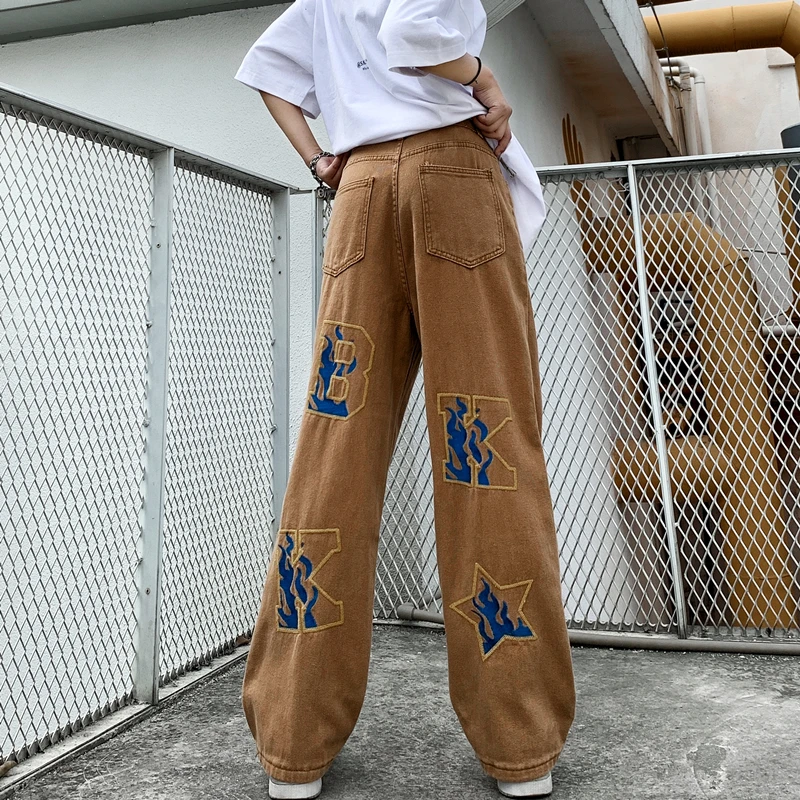 Vinatge Washed Flame Letter Embroidery Jeans Men Streetwear Harajuku Hip Hop Casual Loose Straight Wide Leg Denim Trousers Women
Vinatge Washed Flame Letter Embroidery Jeans Men Streetwear Harajuku Hip Hop Casual Loose Straight Wide Leg Denim Trousers Women