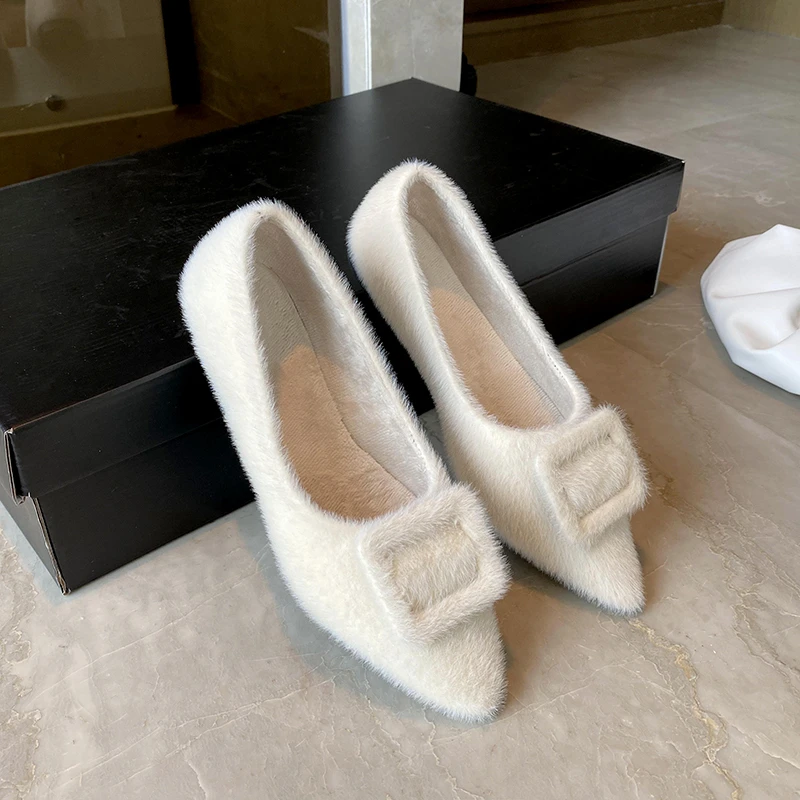 Женские босоножки на плоской подошве, повседневные туфли-лодочки с мехом, новинка весны-лета 2022, милая классическая балетная обувь без шнур...
Женские босоножки на плоской подошве, повседневные туфли-лодочки с мехом, новинка весны-лета 2022, милая классическая балетная обувь без шнур...