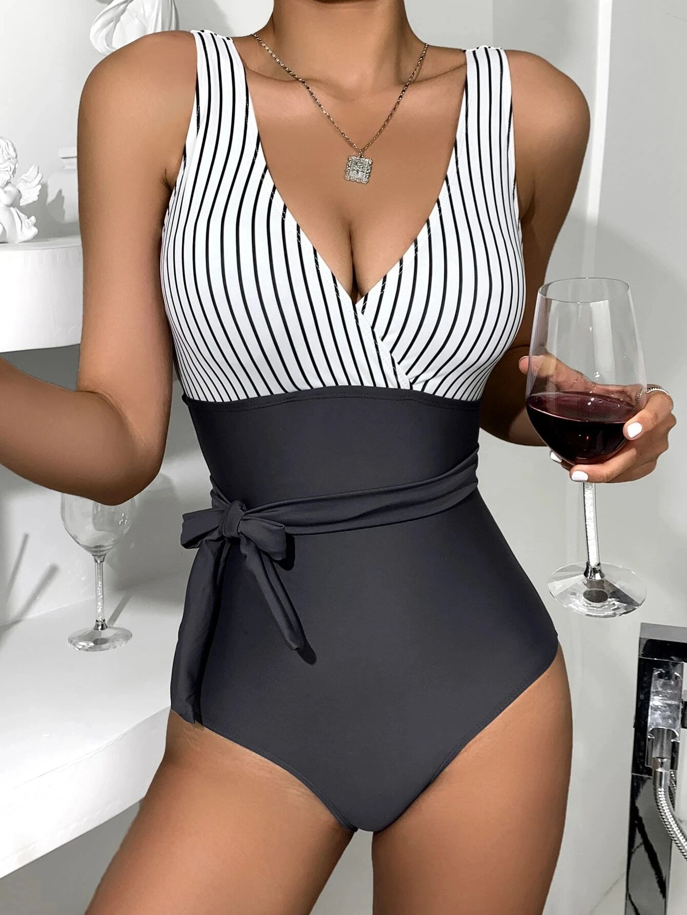 Ladies Tight High Waist Tropical One Piece Swimsuit Women Swimsuit Swimwear Beach Women Swimwear 2022 Bodysuit
Ladies Tight High Waist Tropical One Piece Swimsuit Women Swimsuit Swimwear Beach Women Swimwear 2022 Bodysuit