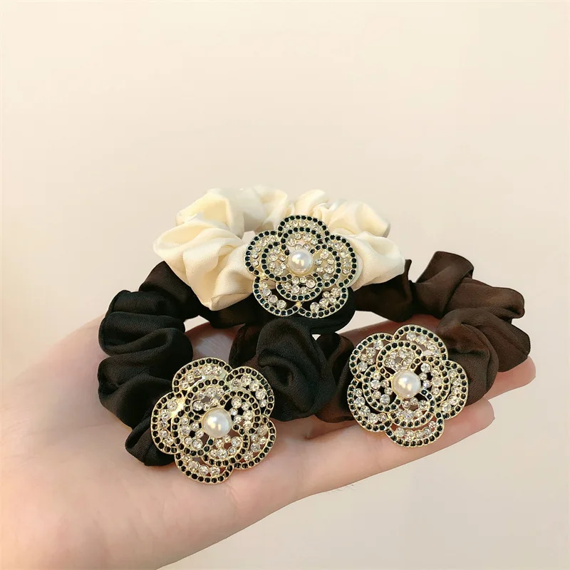 Love Rhinestone Camellia Hair Circle Small Intestine Circle Meatball Scalp Tendon Advanced Headrope Girl Hair Accessories
Love Rhinestone Camellia Hair Circle Small Intestine Circle Meatball Scalp Tendon Advanced Headrope Girl Hair Accessories