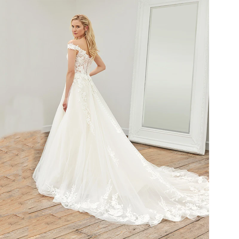 V neck Long Sleeve Applique Lace Wedding Dresses Sheer Neck Custom Made Beach Bridal Gown Brautkleider Bride Vestidos De Novia
V neck Long Sleeve Applique Lace Wedding Dresses Sheer Neck Custom Made Beach Bridal Gown Brautkleider Bride Vestidos De Novia