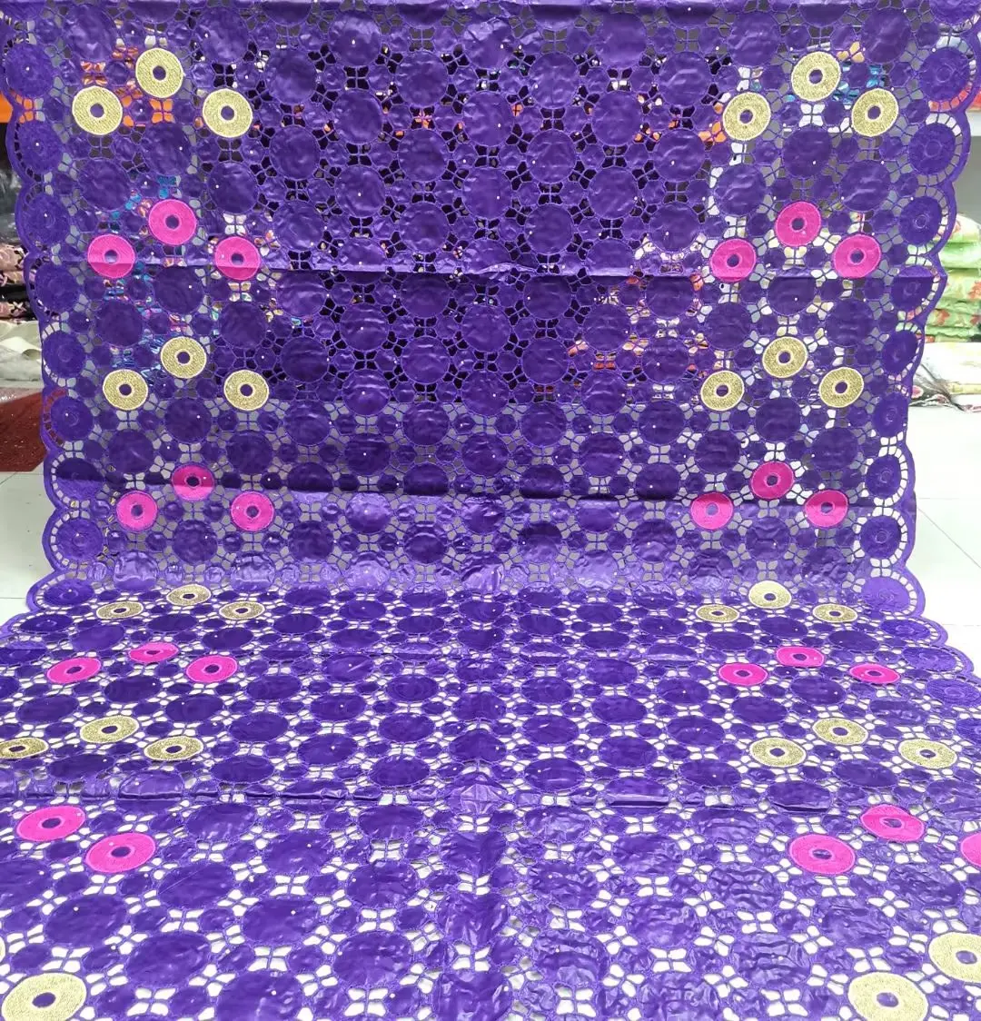 High Quality Bazin Fabric Embroidered African Fabric Bazin Riche Brocade 5 Yards
High Quality Bazin Fabric Embroidered African Fabric Bazin Riche Brocade 5 Yards
