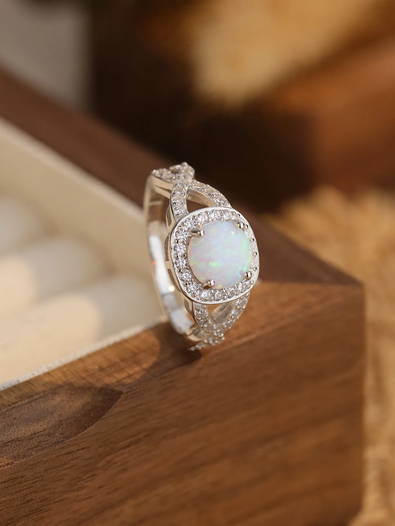 

Женское кольцо с драгоценными камнями, оригинальное изысканное кольцо из серебра 2023 пробы в европейском и американском ретро-стиле,