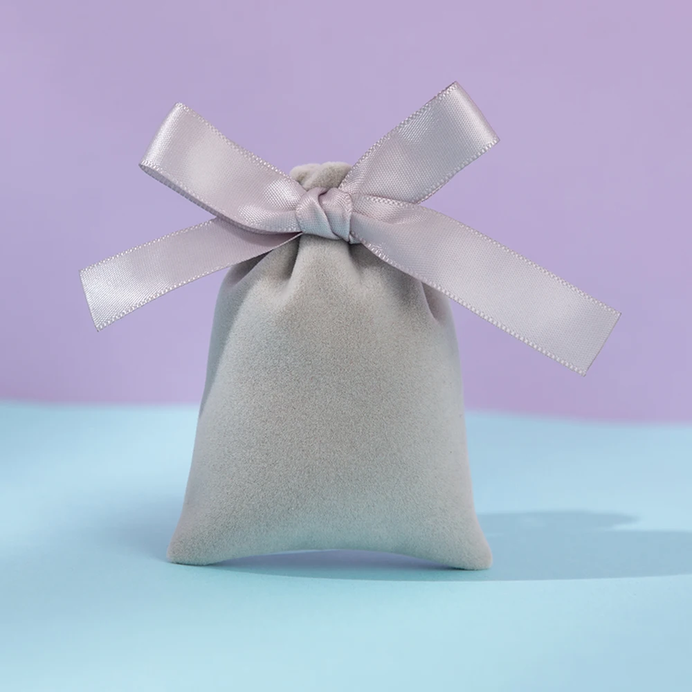 1Pcs Drawstring Velvet Mini Small Gift Bags With Ribbon Jewelry Pouches Wedding Favors For Guests Candy Goodie Bags Business
1Pcs Drawstring Velvet Mini Small Gift Bags With Ribbon Jewelry Pouches Wedding Favors For Guests Candy Goodie Bags Business